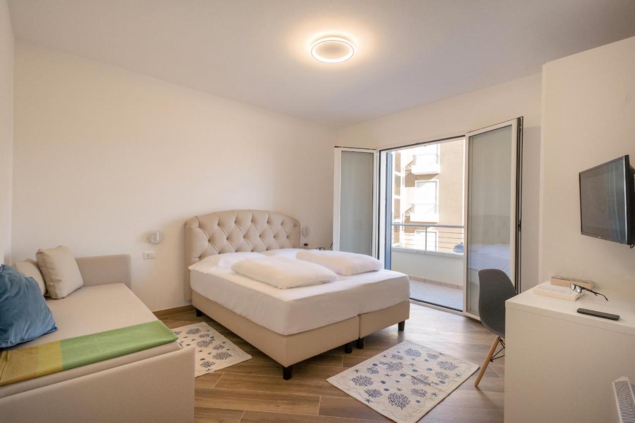 Ferrari Apartments Levante Caorle Bagian luar foto