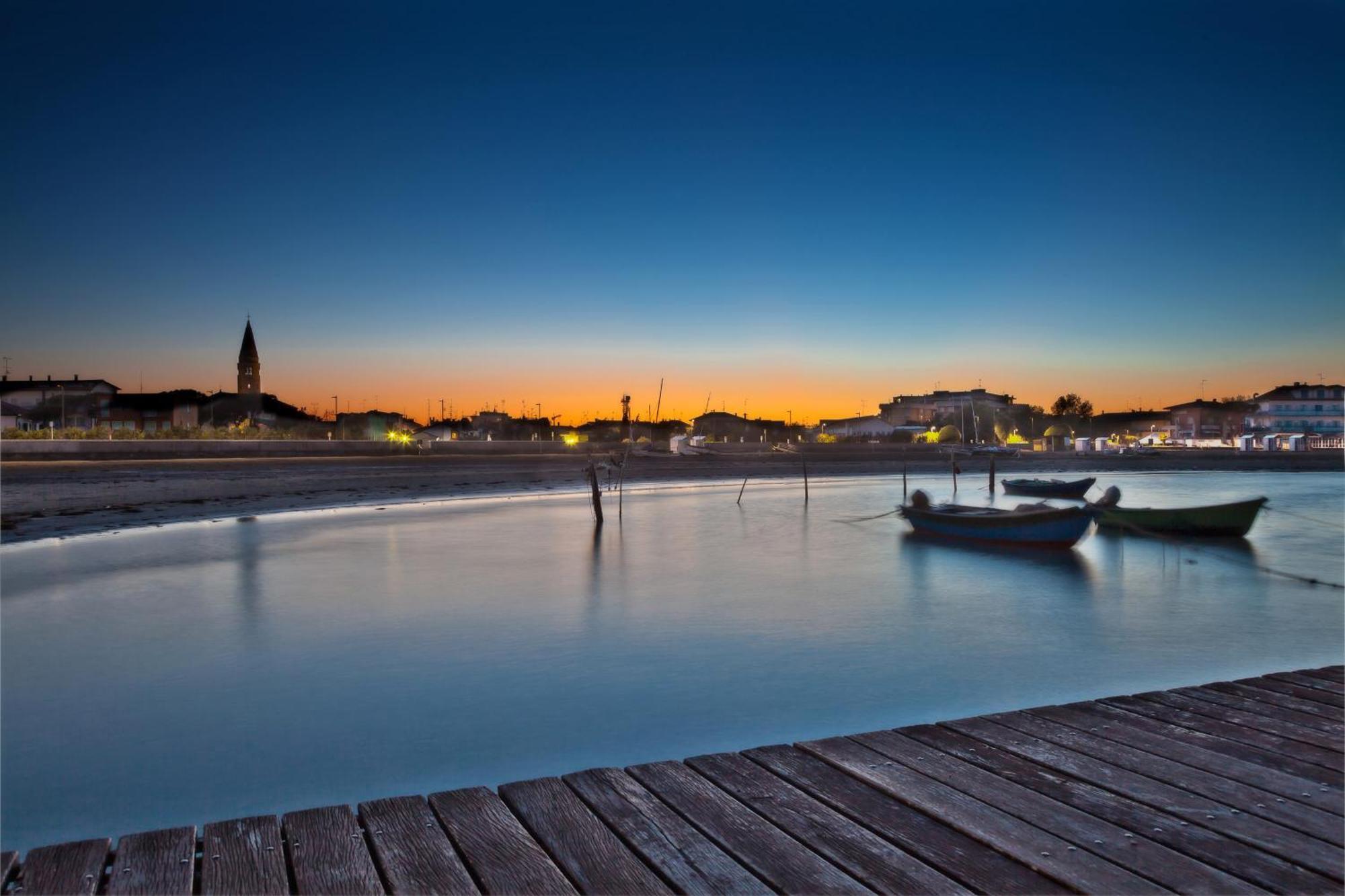 Ferrari Apartments Levante Caorle Bagian luar foto
